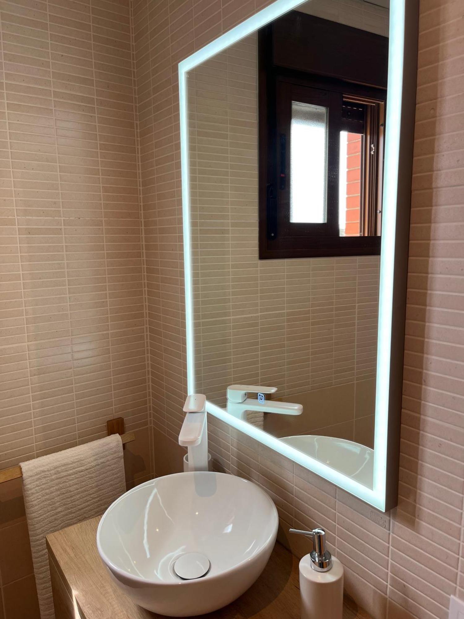 Duplex Con Terraza Privada Y Parking A 15 Minutos De Sevilla Dos Hermanas Exteriör bild